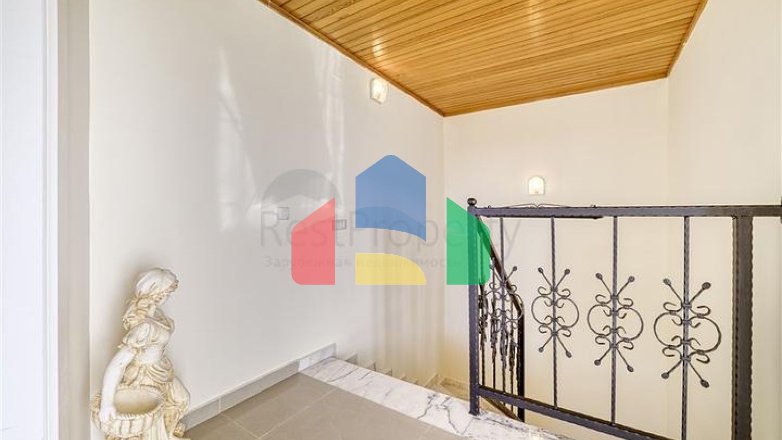 Просторий пентхаус від власника плануванням 3 + 1 в районі Оба