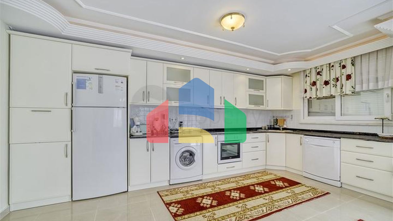 Просторий пентхаус від власника плануванням 3 + 1 в районі Оба