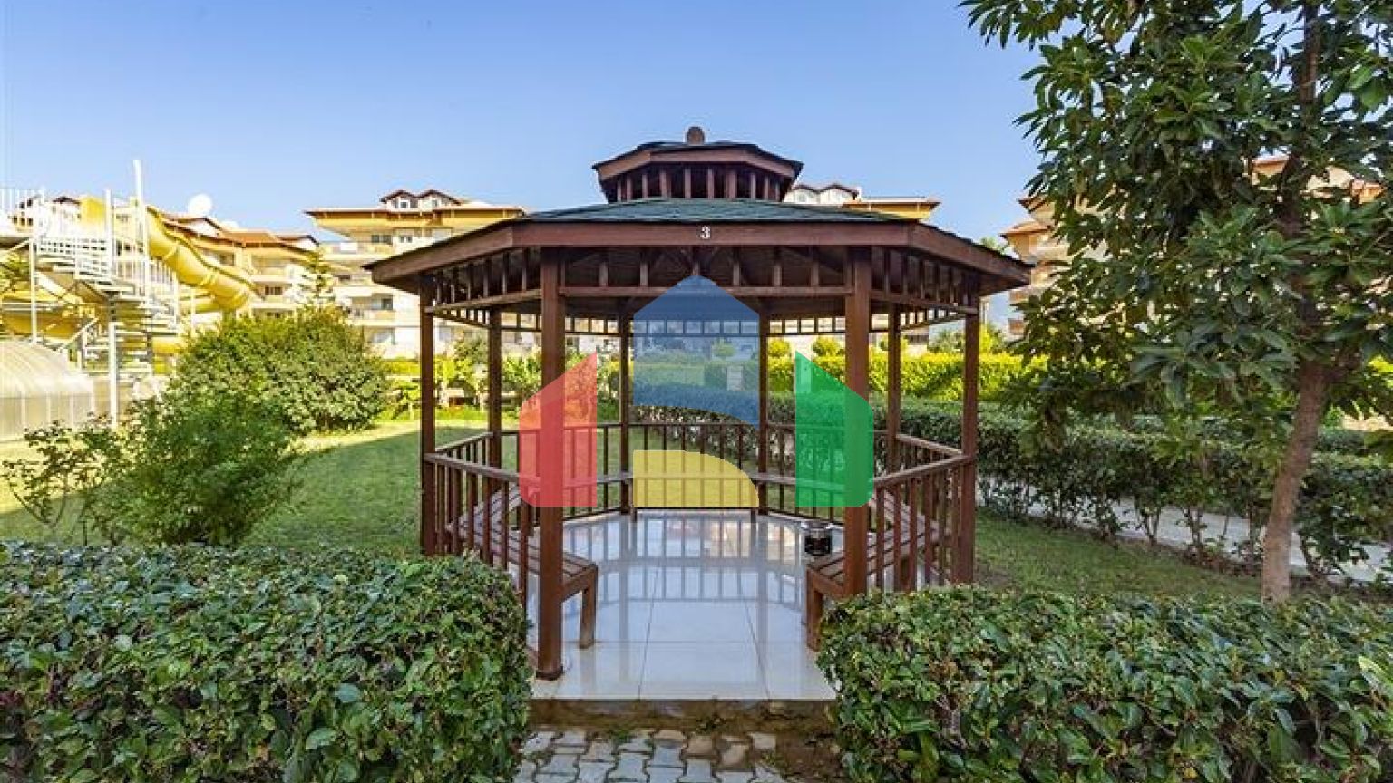 Просторий пентхаус від власника плануванням 3 + 1 в районі Оба