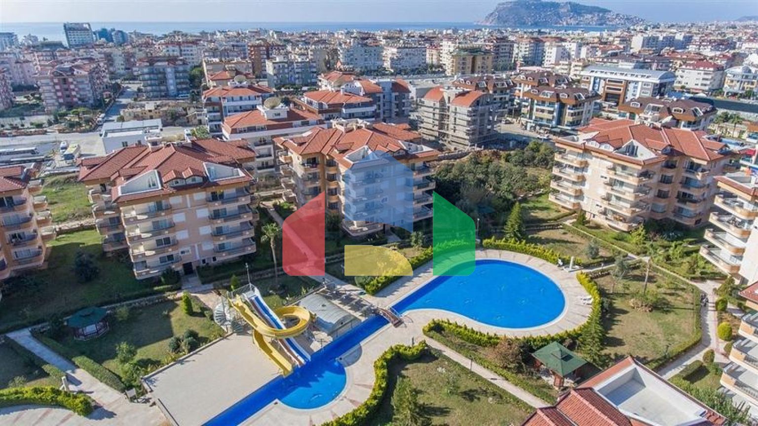 Просторий пентхаус від власника плануванням 3 + 1 в районі Оба