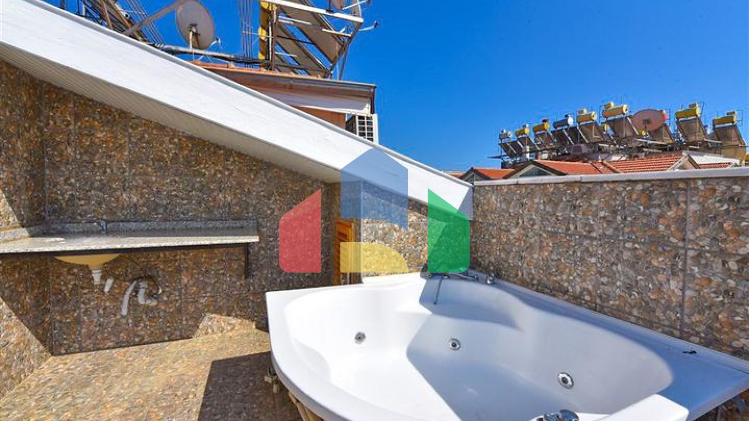 Просторий пентхаус від власника 3+1 з окремою кухнею в 200 метрах від моря в районі Оба