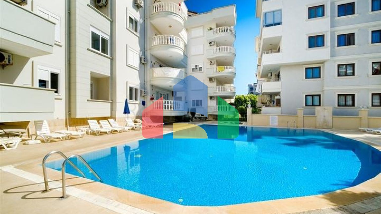 Просторий пентхаус від власника 3+1 з окремою кухнею в 200 метрах від моря в районі Оба