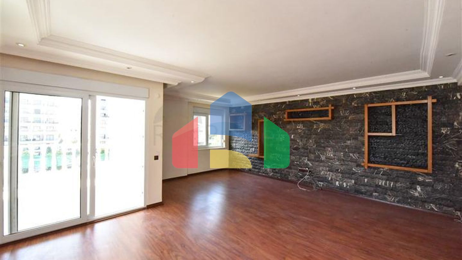 Просторий пентхаус від власника 3+1 з окремою кухнею в 200 метрах від моря в районі Оба