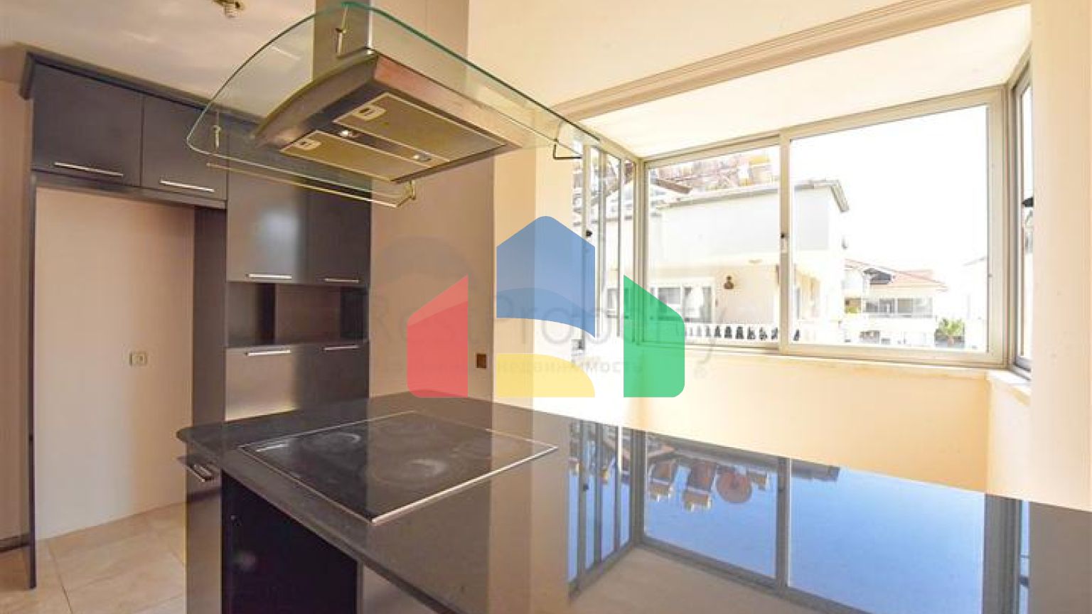 Просторий пентхаус від власника 3+1 з окремою кухнею в 200 метрах від моря в районі Оба