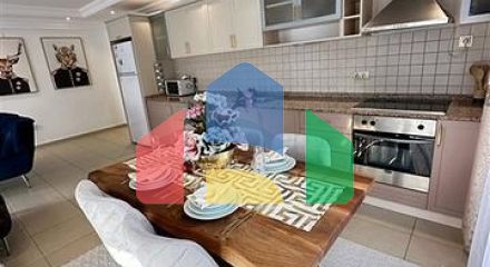 Простора квартира 2 + 1 в районі Оба