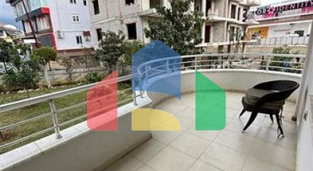 Простора квартира 2 + 1 в районі Оба