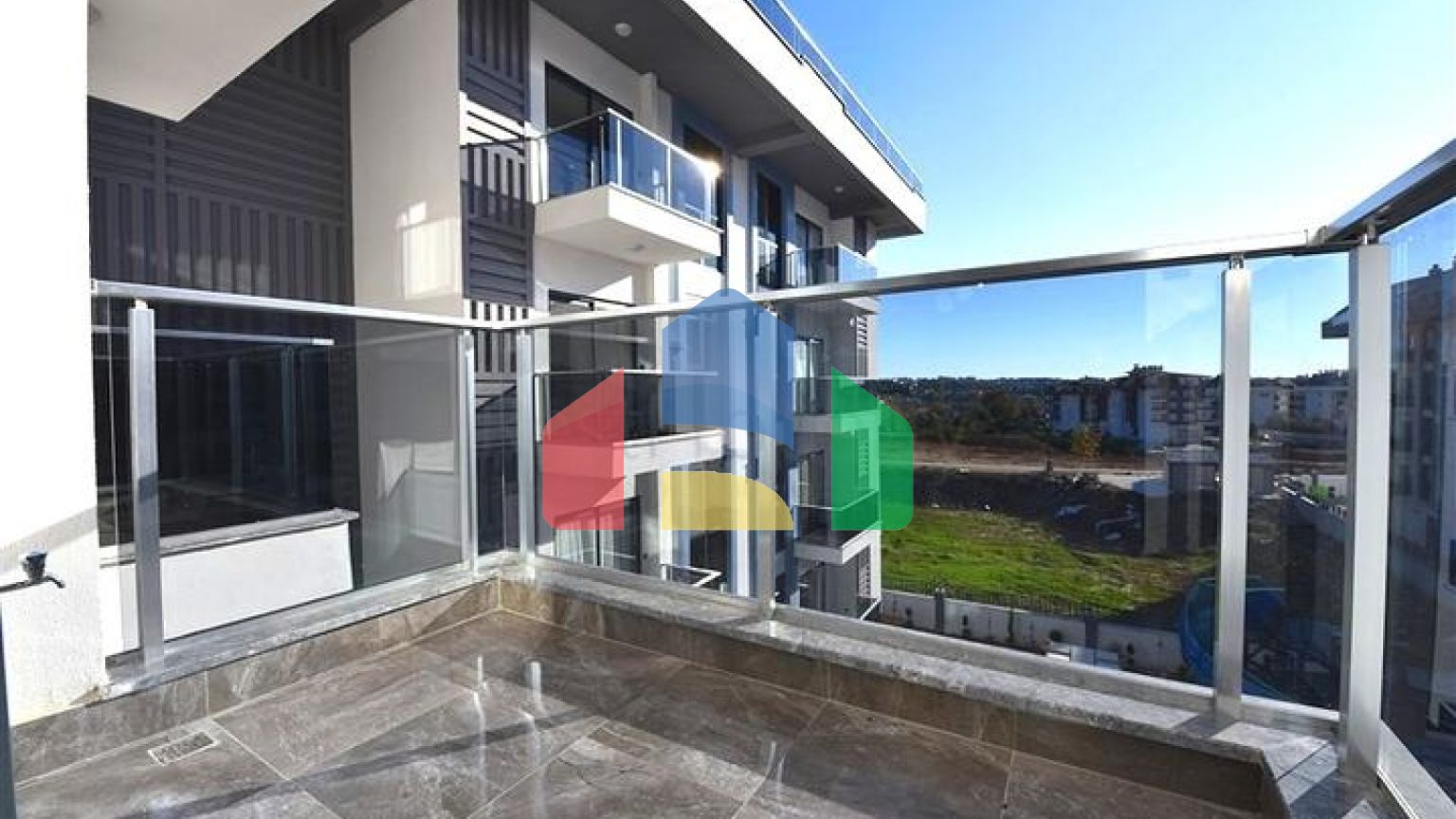 Затишна квартира 1 + 1 в комплексі з різноманітною інфраструктурою в районі Оба