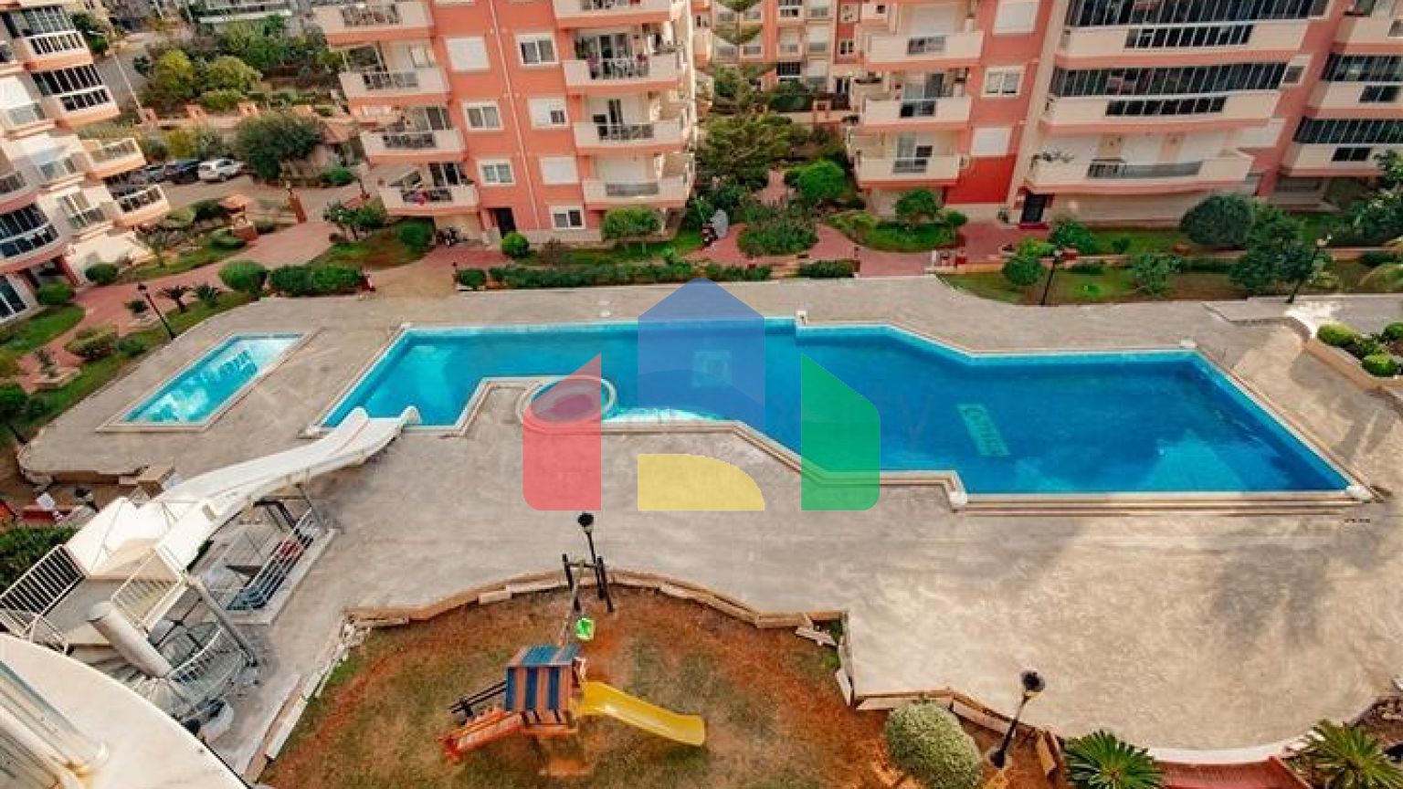 Пентхаус 4 + 1 в районі Оба