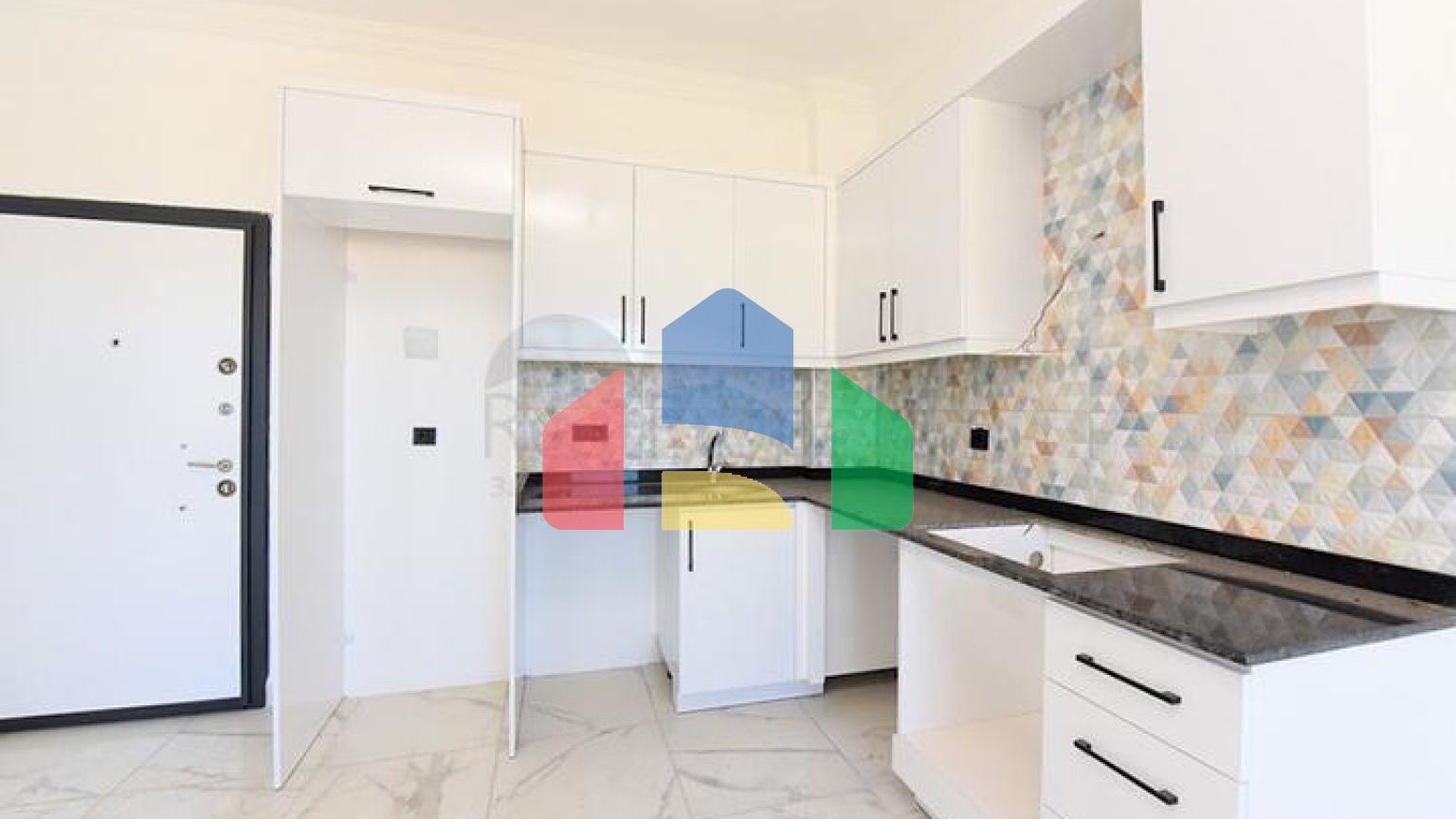 Квартира 1+1, в районе Оба.