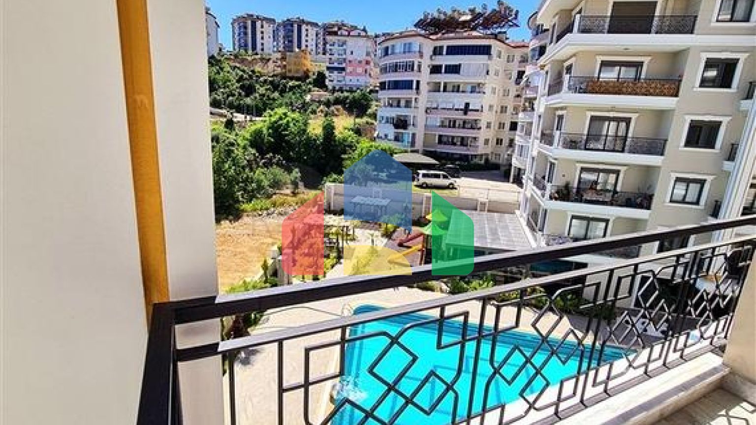 Инвестиционный проект в классическом стиле в районе Оба