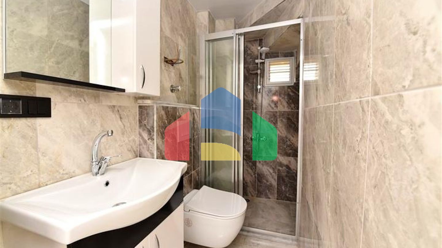 Трикімнатний пентхаус в районі Оба