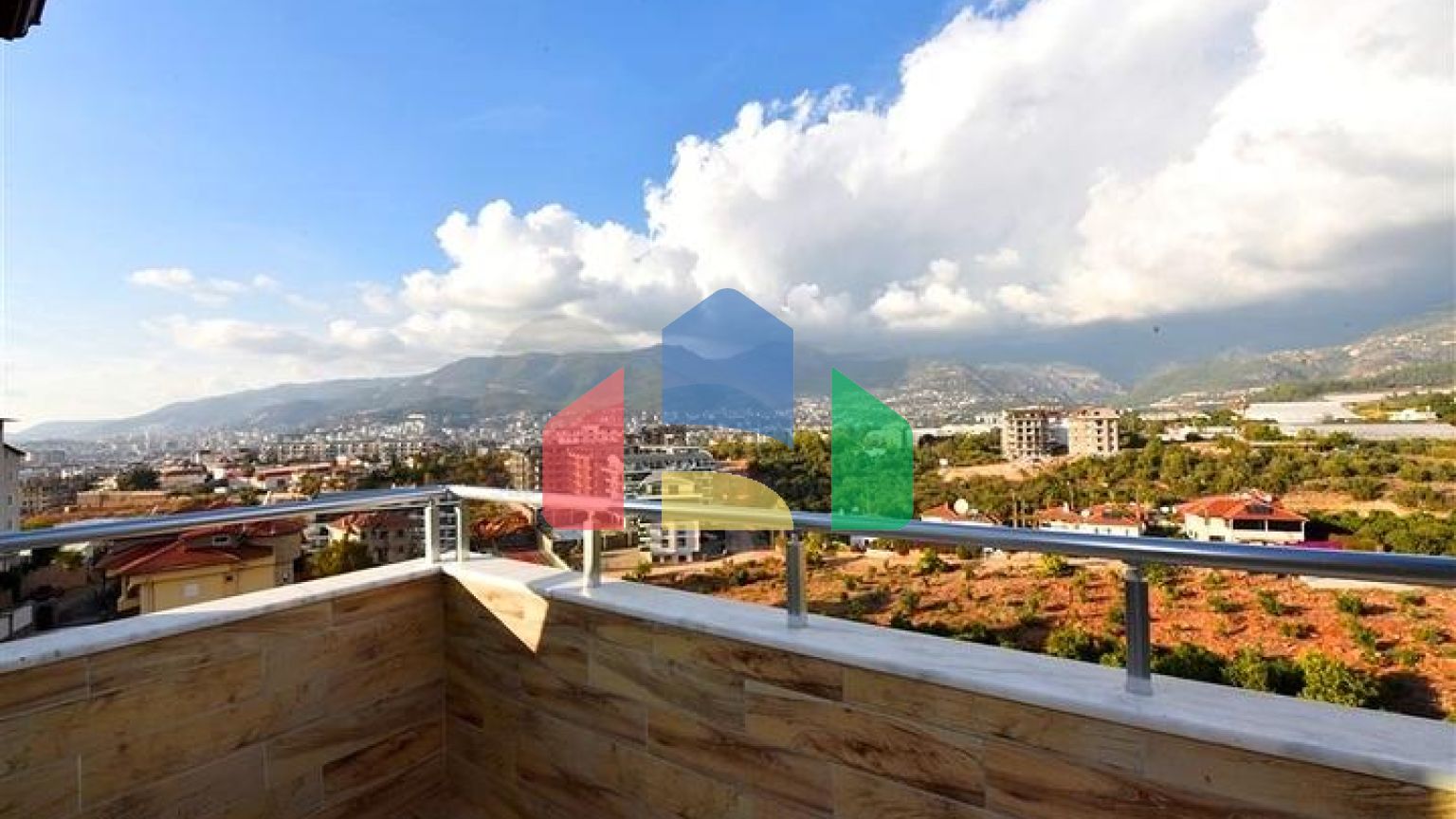 Трикімнатний пентхаус в районі Оба