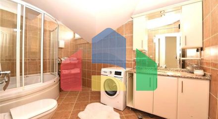 Трикімнатний мебльований пентхаус в районі Оба