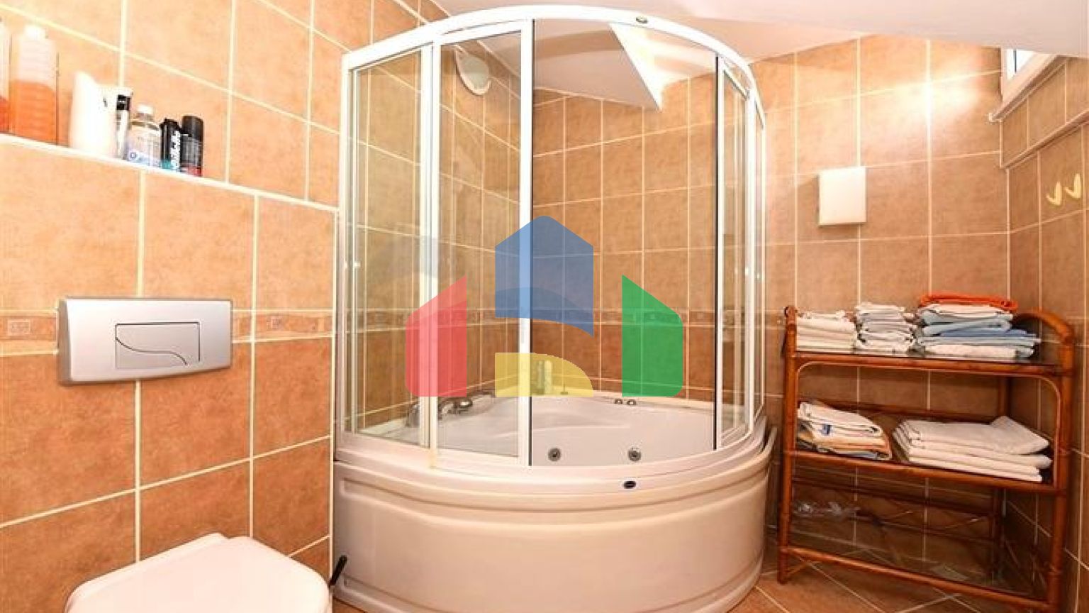 Трикімнатний мебльований пентхаус в районі Оба