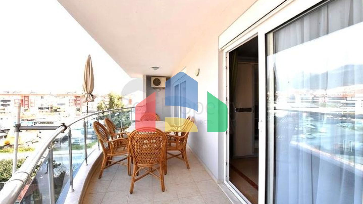 Трикімнатний мебльований пентхаус в районі Оба