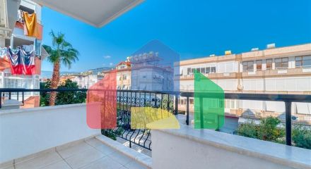 Трикімнатна мебльована квартира в районі Оба