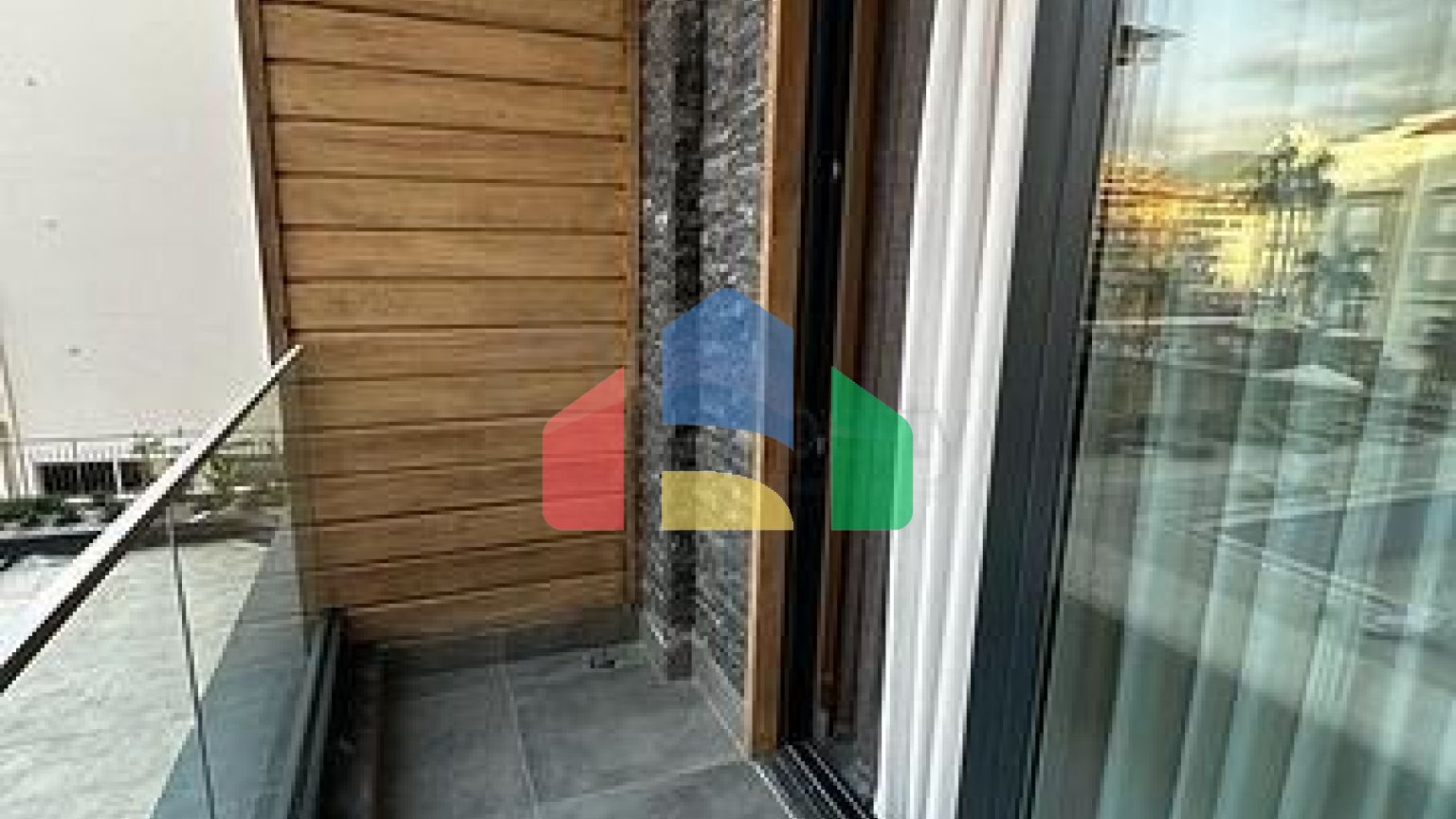 Трикімнатна квартира 2 + 1 з продуманим плануванням в районі Оба