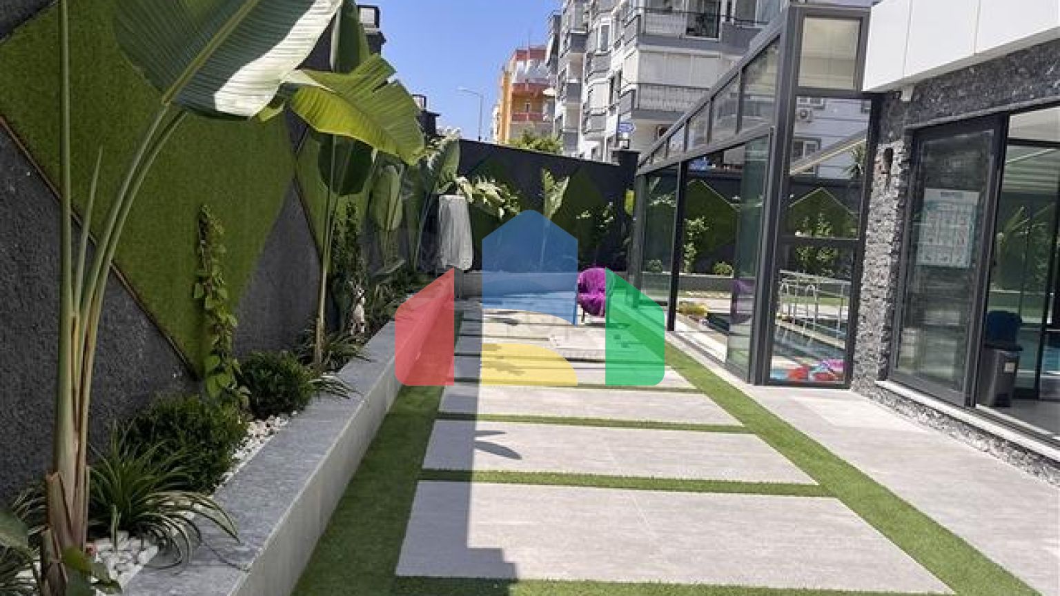 Двокімнатна квартира 1 + 1 в центрі району Оба