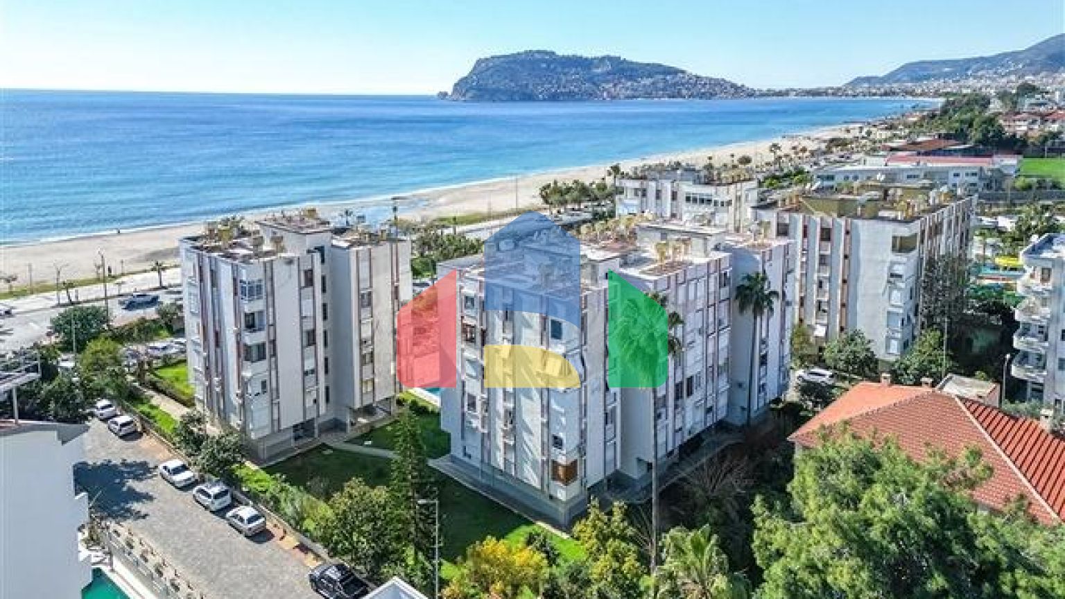 Просторная меблированная квартира в районе Оба