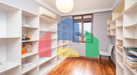 Просторная меблированная квартира в районе Оба