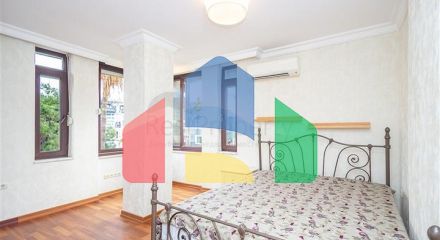 Просторная меблированная квартира в районе Оба