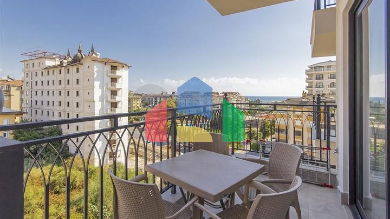 Современная квартира в престижном районе Оба