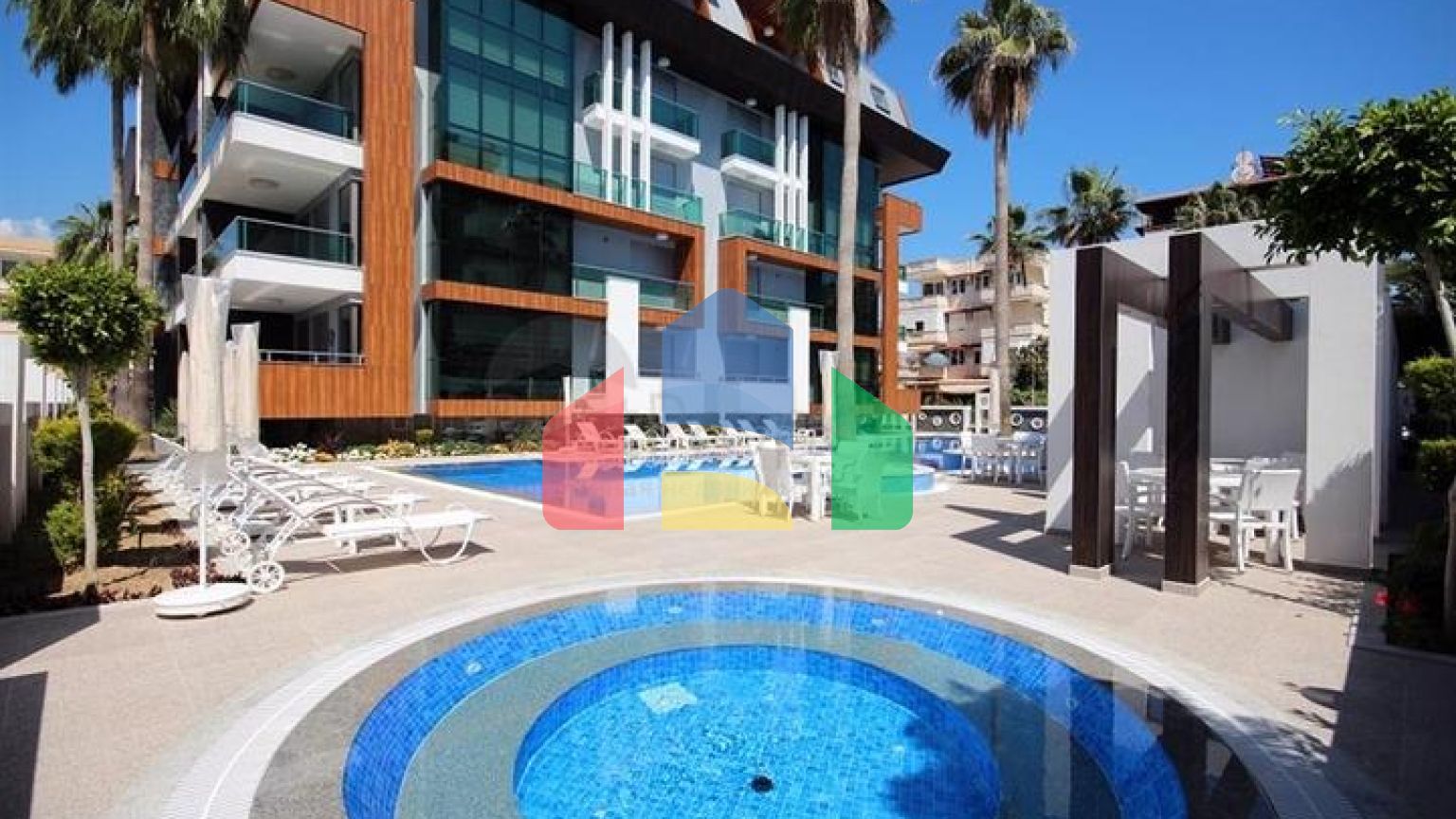 Пентхаус 3+1 с террасой в районе Оба