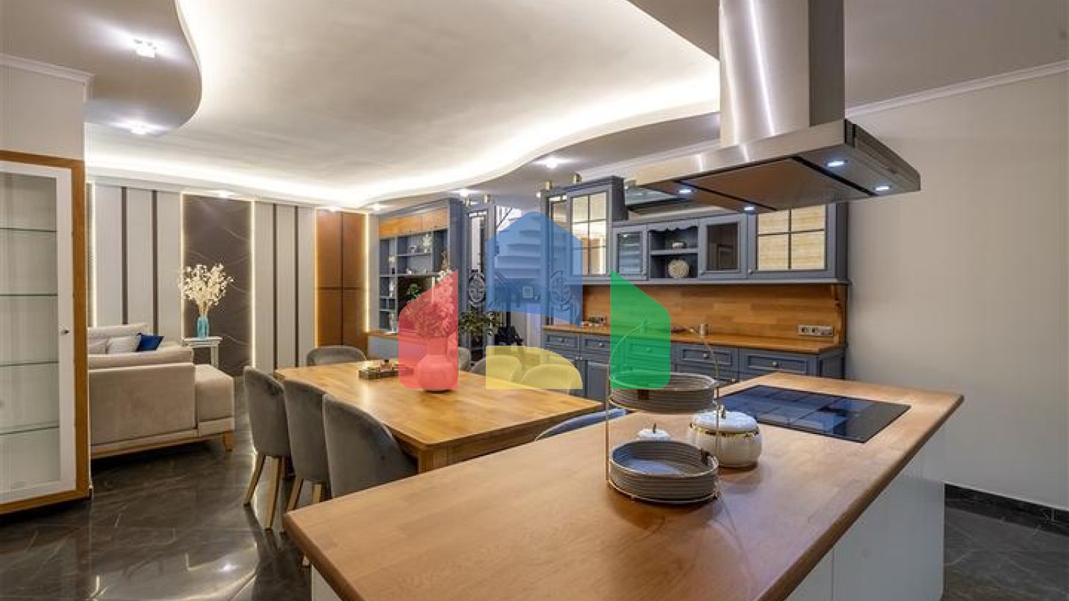 Пентхаус 3+1 с террасой в районе Оба