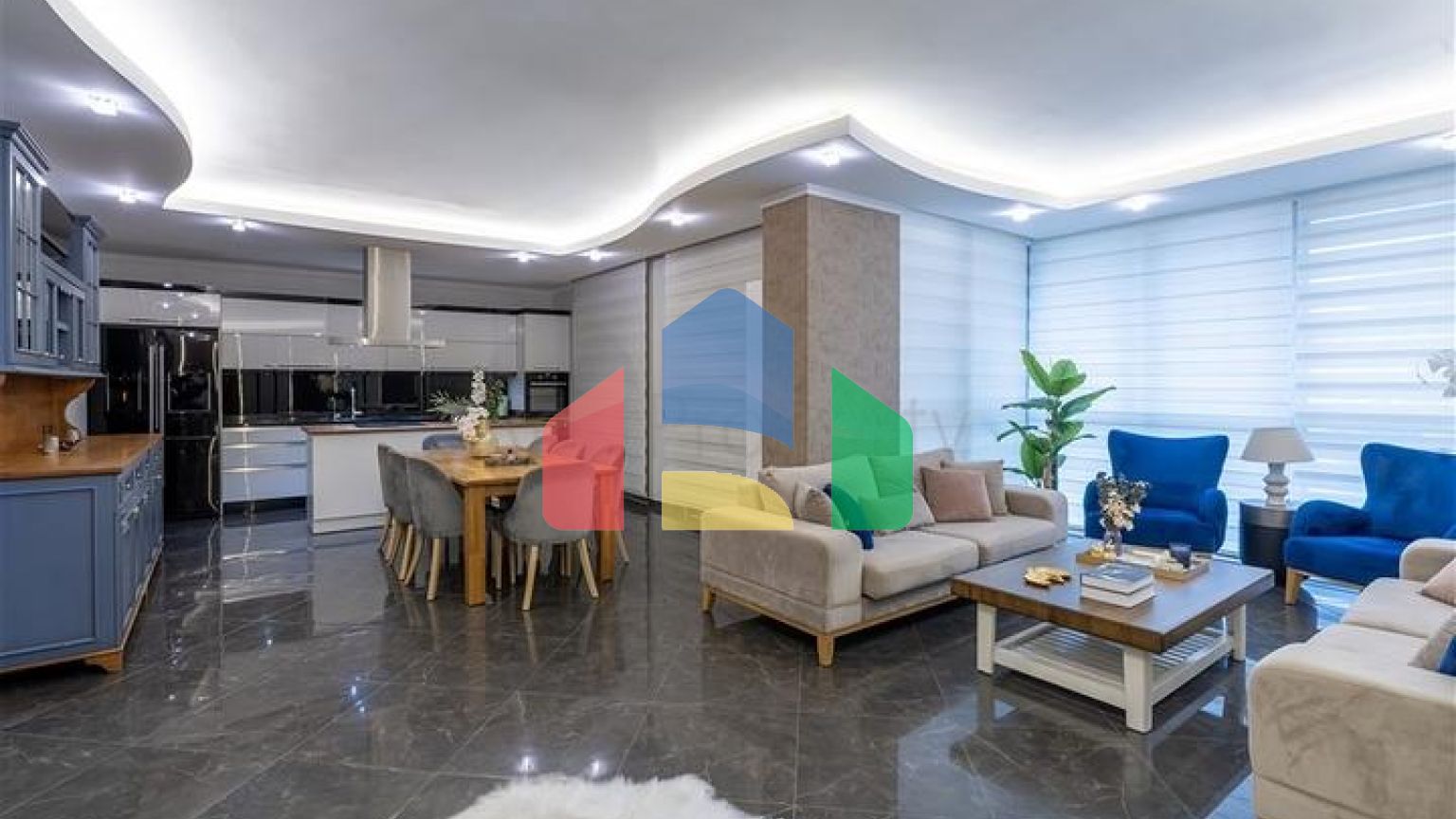 Пентхаус 3+1 с террасой в районе Оба