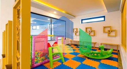 Пентхаус 6+1 с террасами в районе Оба