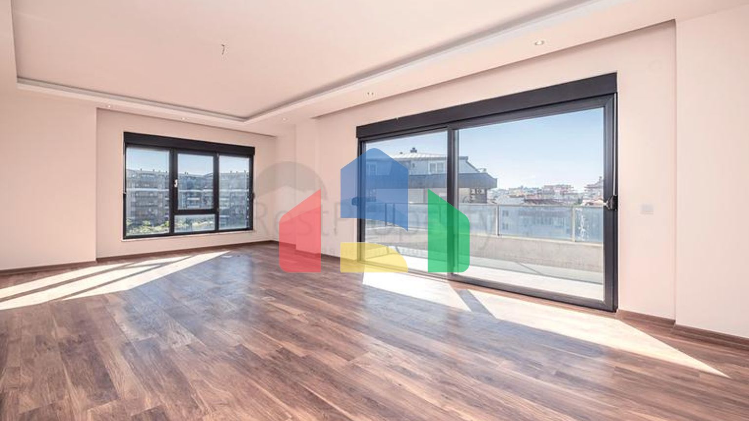 Пентхаус 6+1 с террасами в районе Оба