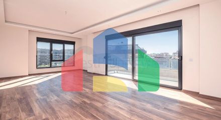 Пентхаус 6+1 с террасами в районе Оба