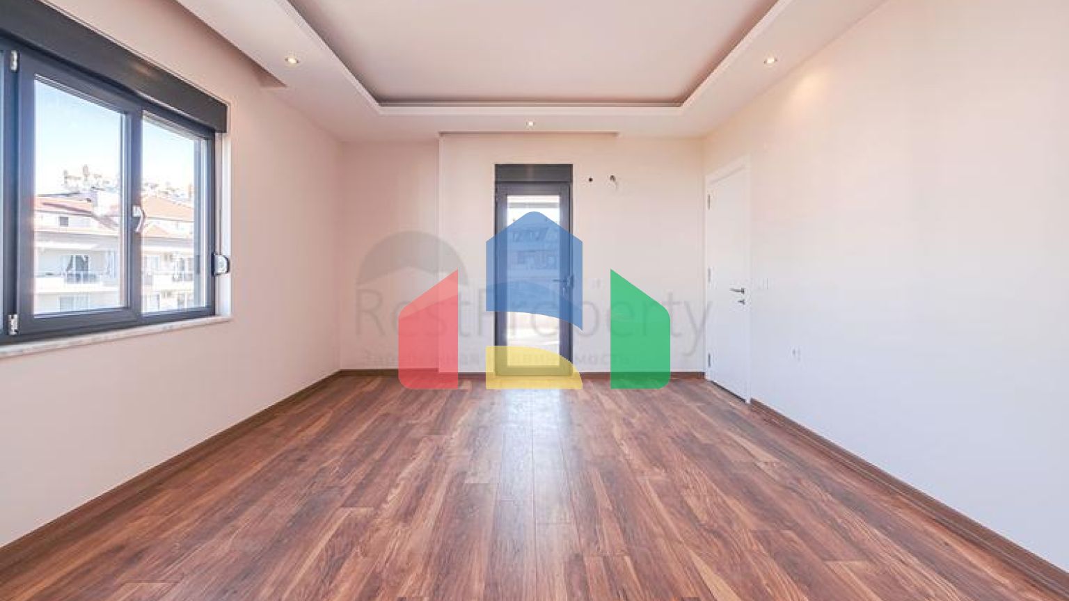 Пентхаус 6+1 с террасами в районе Оба