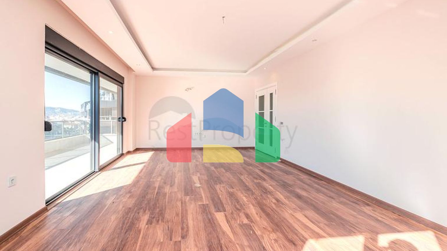 Пентхаус 6+1 с террасами в районе Оба