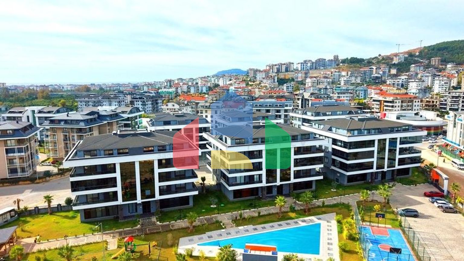 Современная квартира 3+1 в районе Оба с инфраструктурой для комфортной жизни