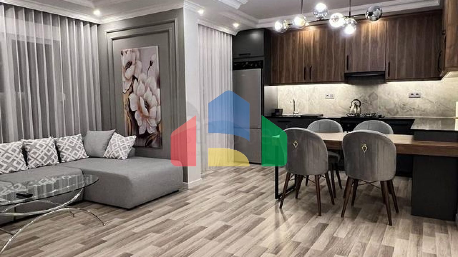 Просторный пентхаус 4+1 в 250 м от моря