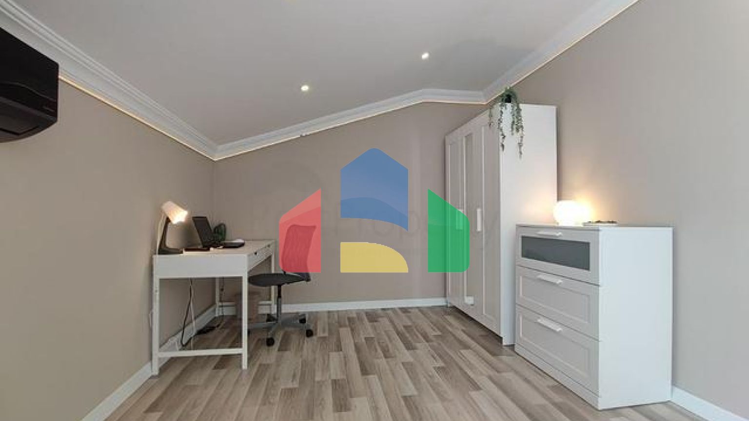 Просторный пентхаус 4+1 в 250 м от моря