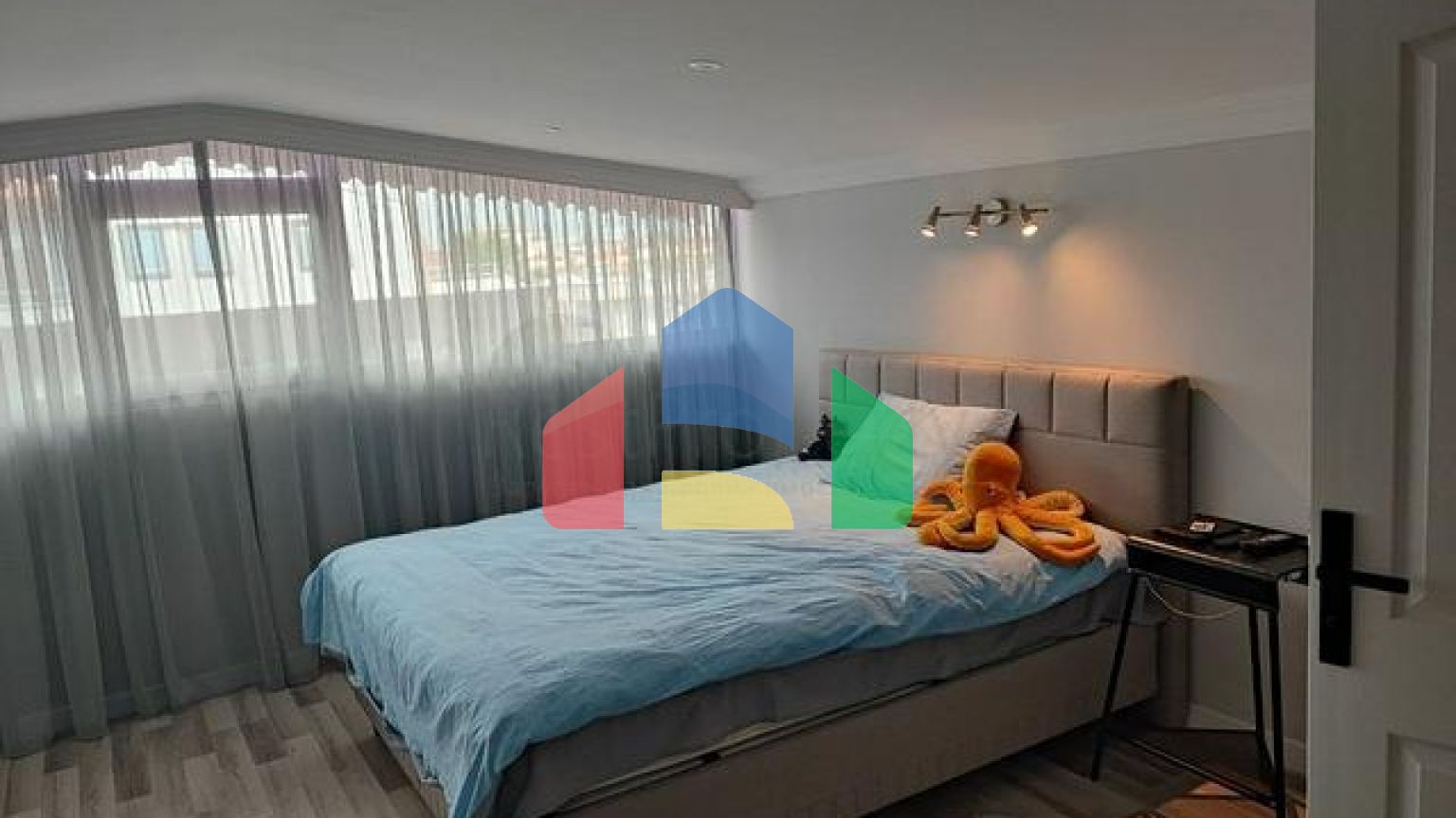 Просторный пентхаус 4+1 в 250 м от моря