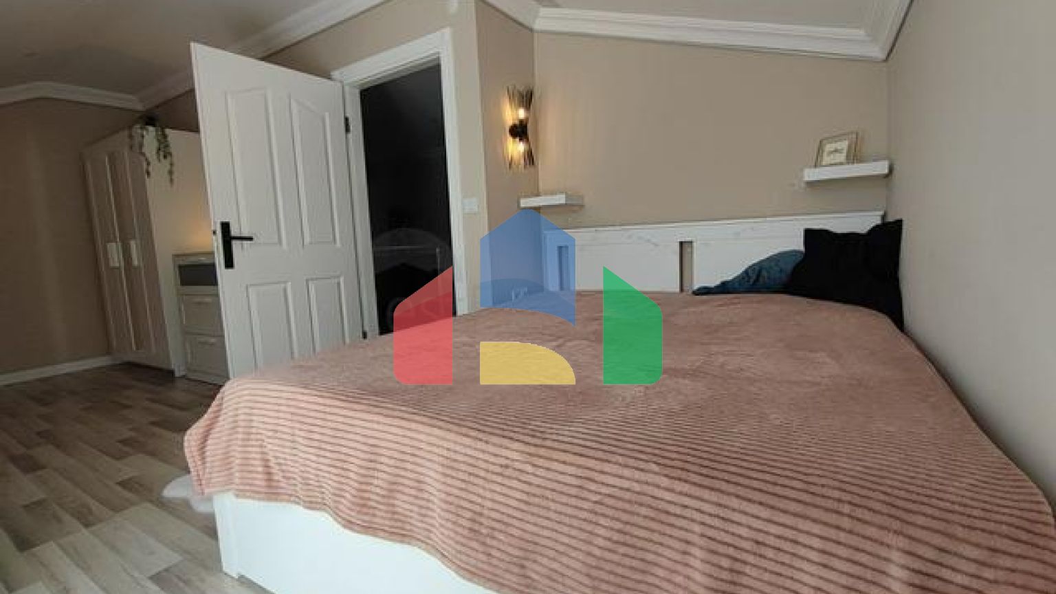 Просторный пентхаус 4+1 в 250 м от моря