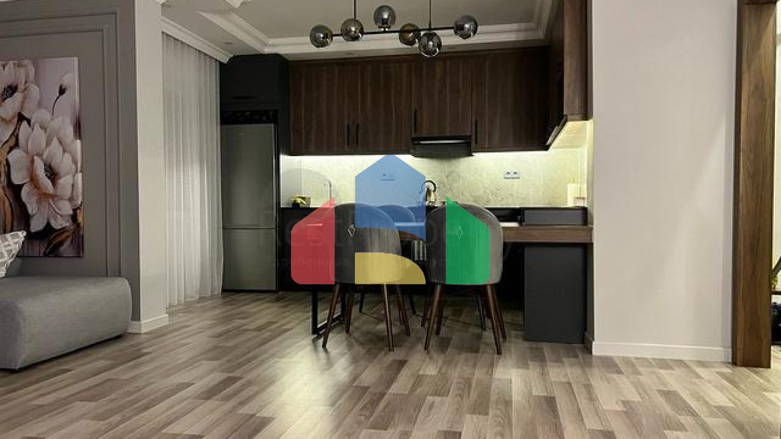 Просторный пентхаус 4+1 в 250 м от моря