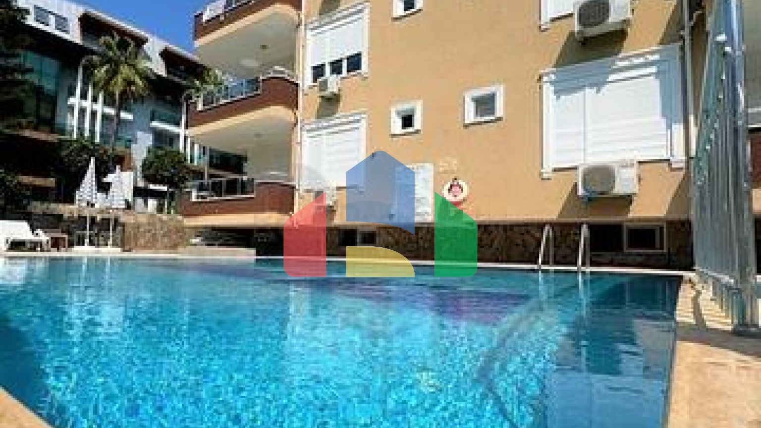 Просторный пентхаус 4+1 в 250 м от моря