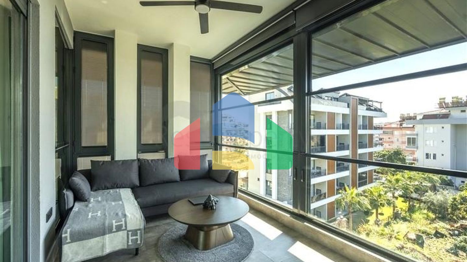 Просторная квартира 3+1 в современном жилом комплексе района Оба