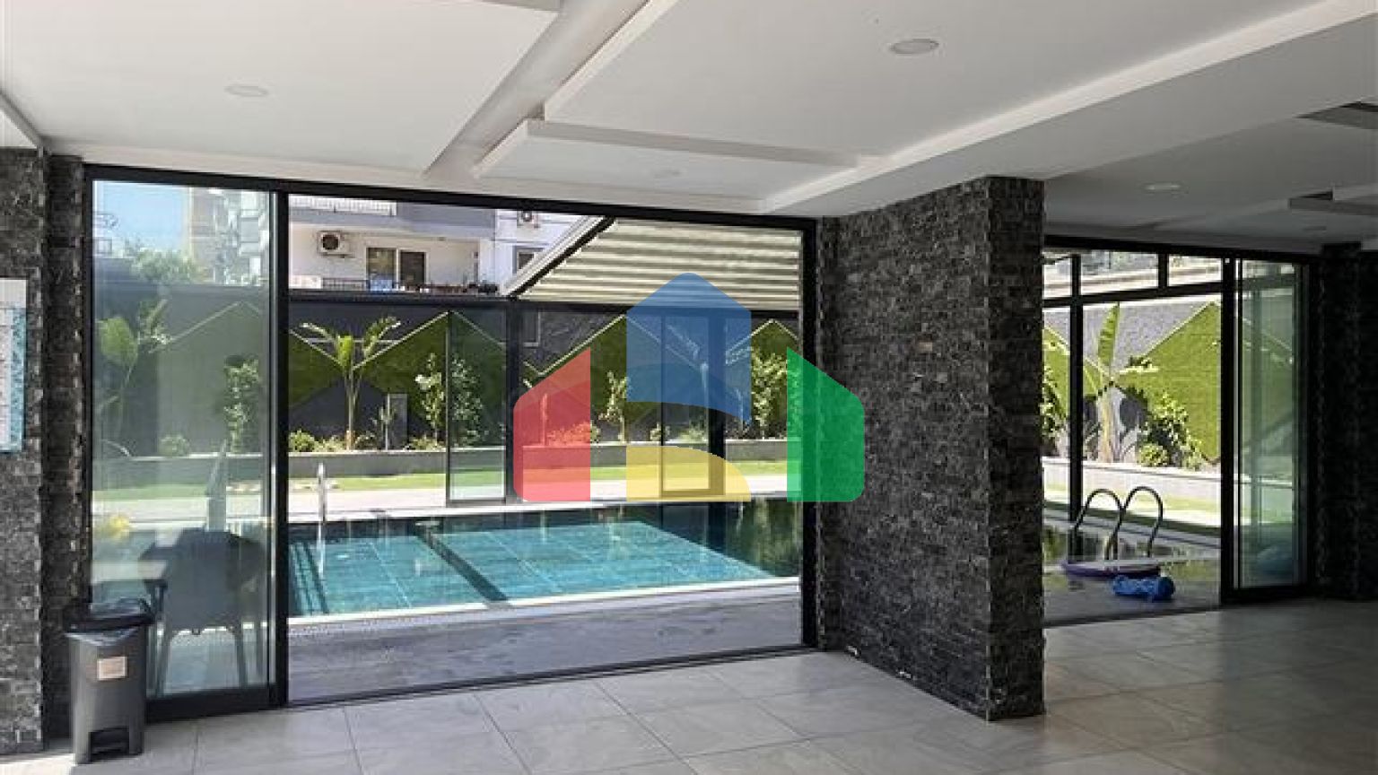 Двухкомнатная квартира 1+1 в современном доме района Оба