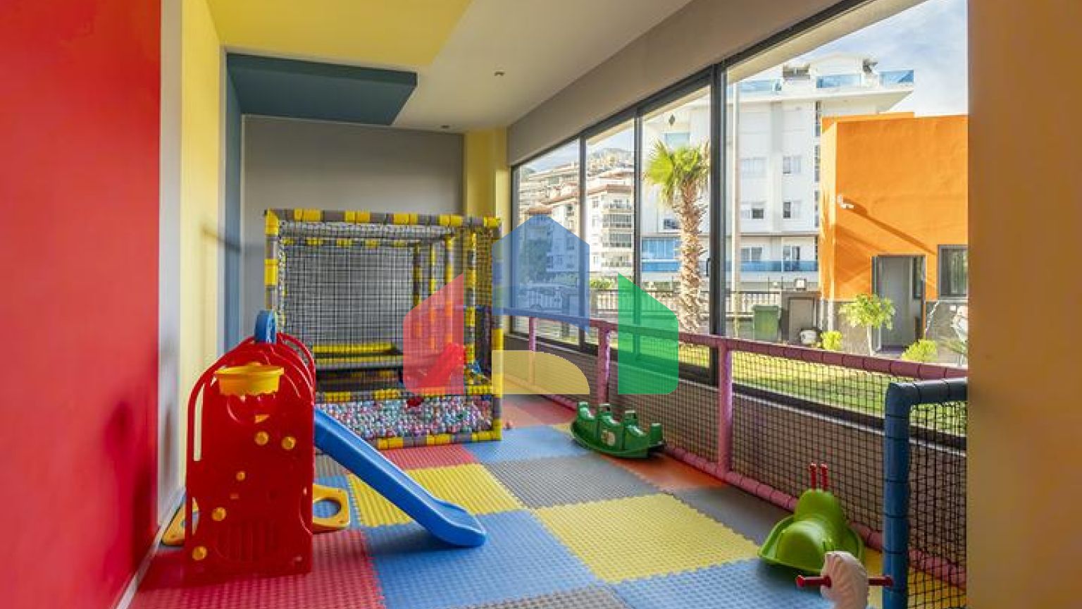 Просторный пентхаус 4+1 с отдельной кухней в современном комплексе