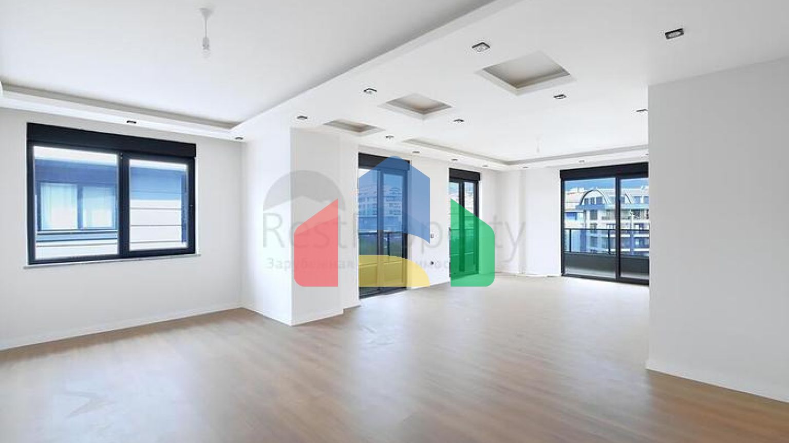 Просторный пентхаус 4+1 с отдельной кухней в современном комплексе