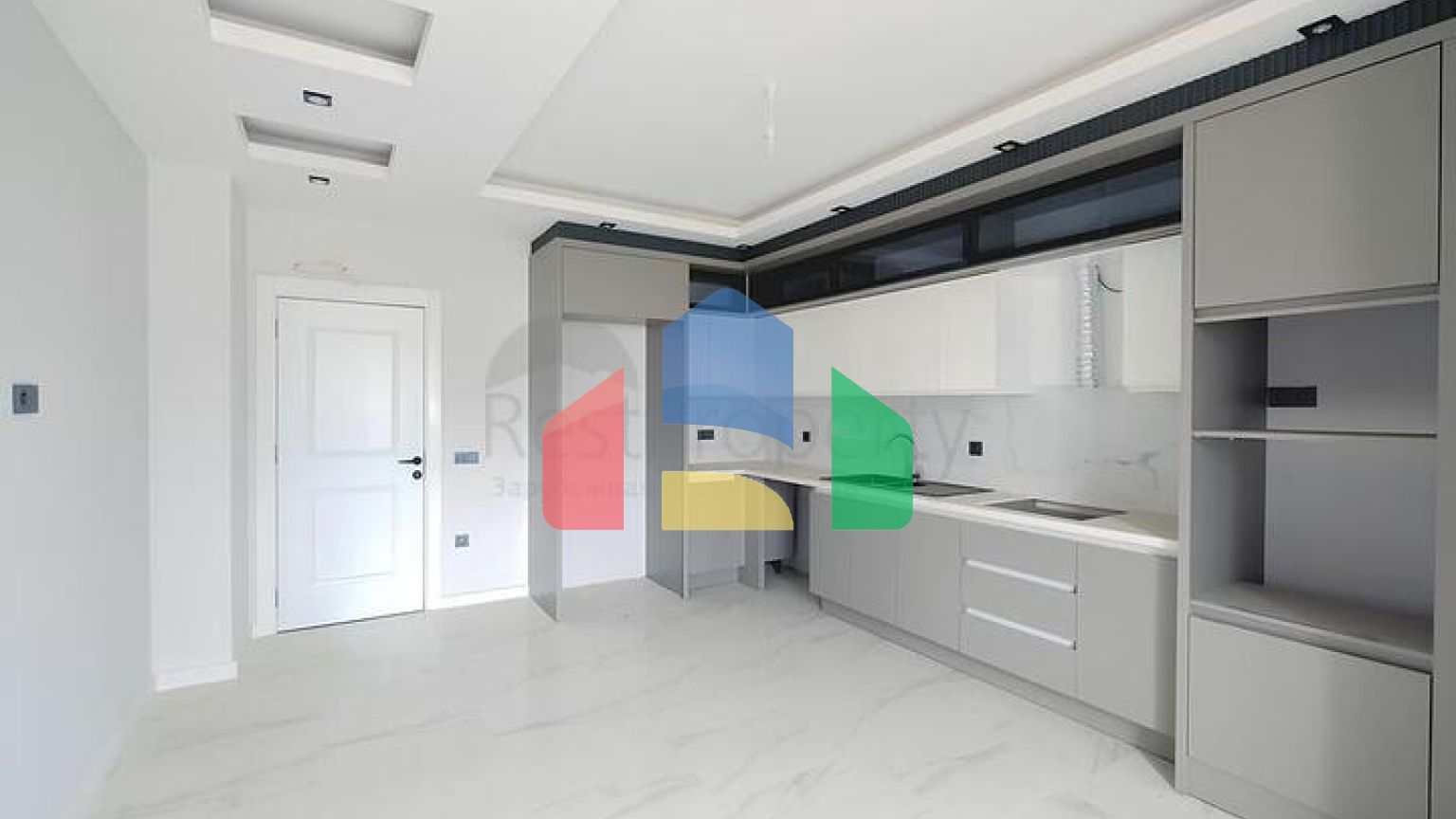 Просторный пентхаус 4+1 с отдельной кухней в современном комплексе