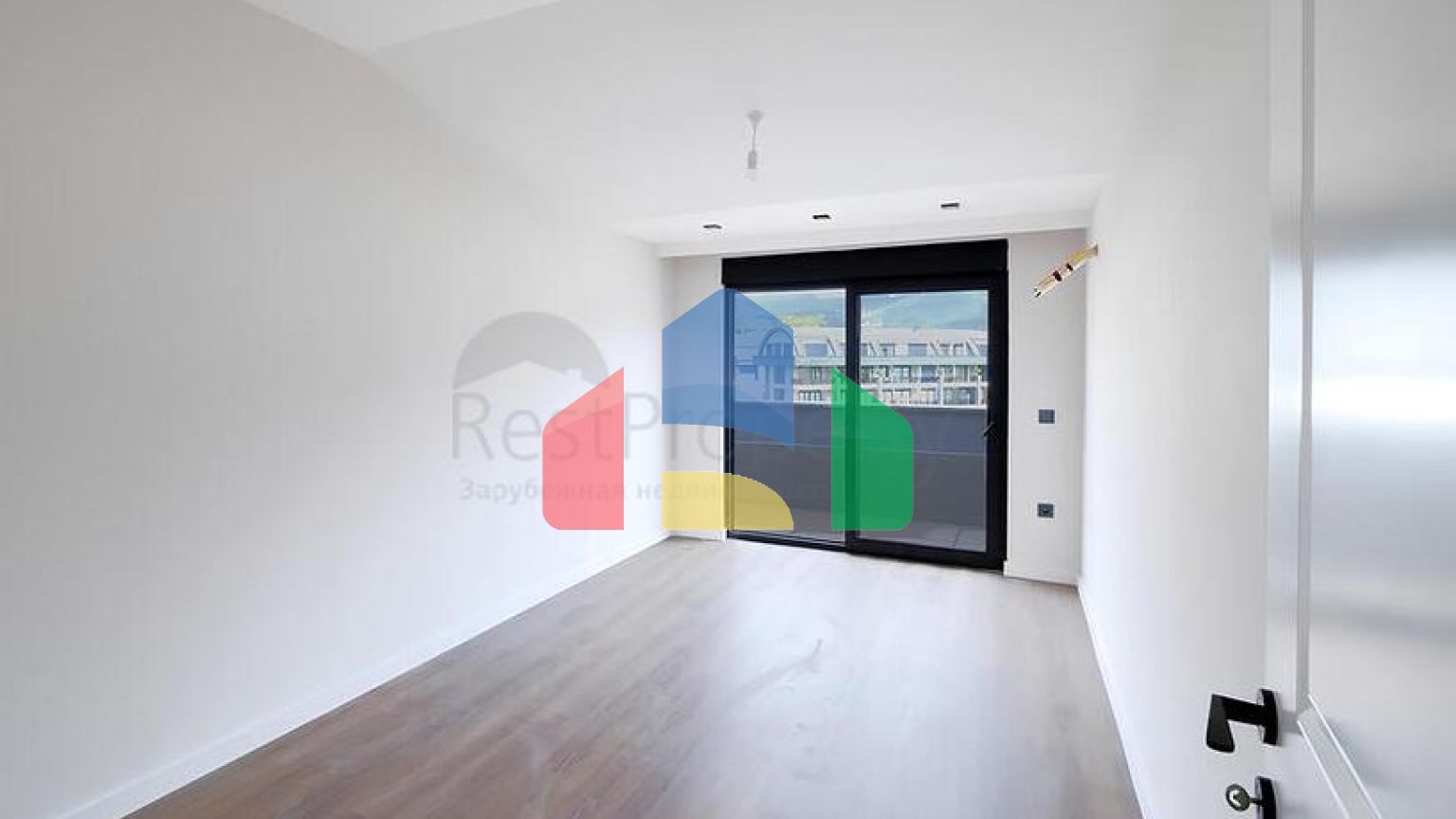 Просторный пентхаус 4+1 с отдельной кухней в современном комплексе