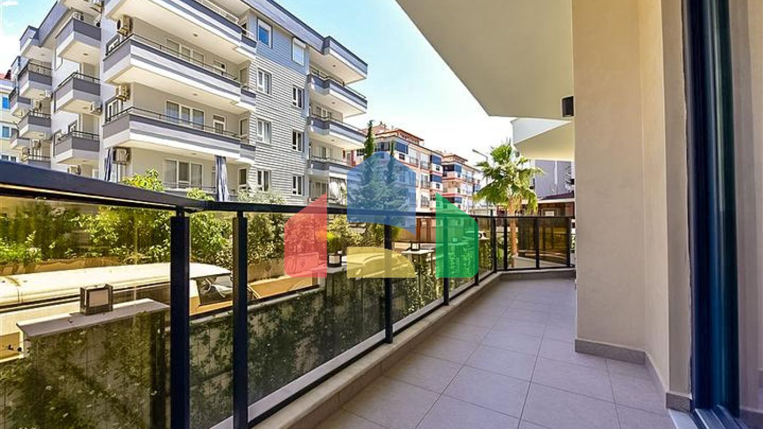 Квартира 1+1 в шикарном комплексе в пешей доступности от моря