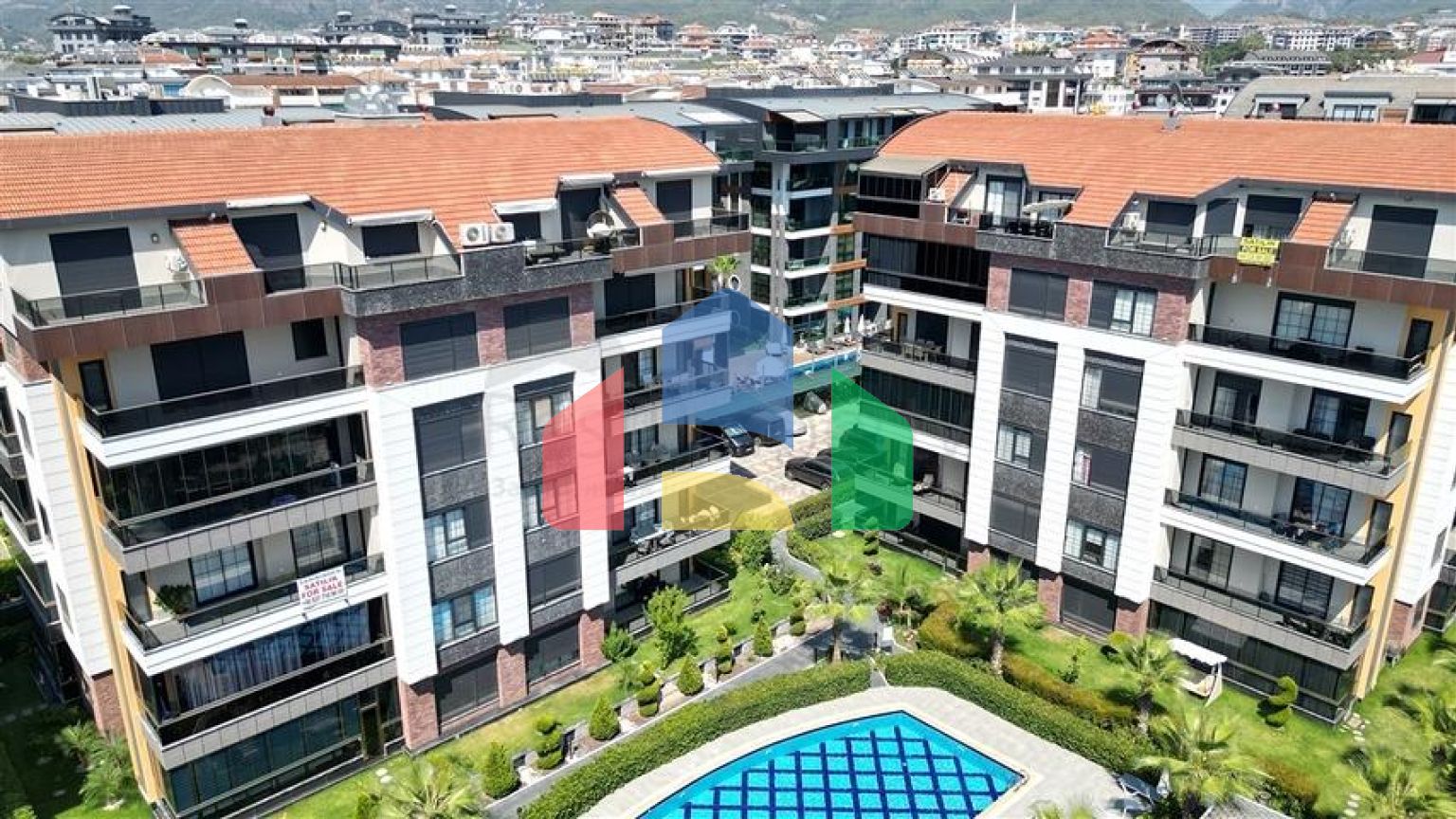 Уютный садовый дуплекс в благоустроенном жилом комплексе