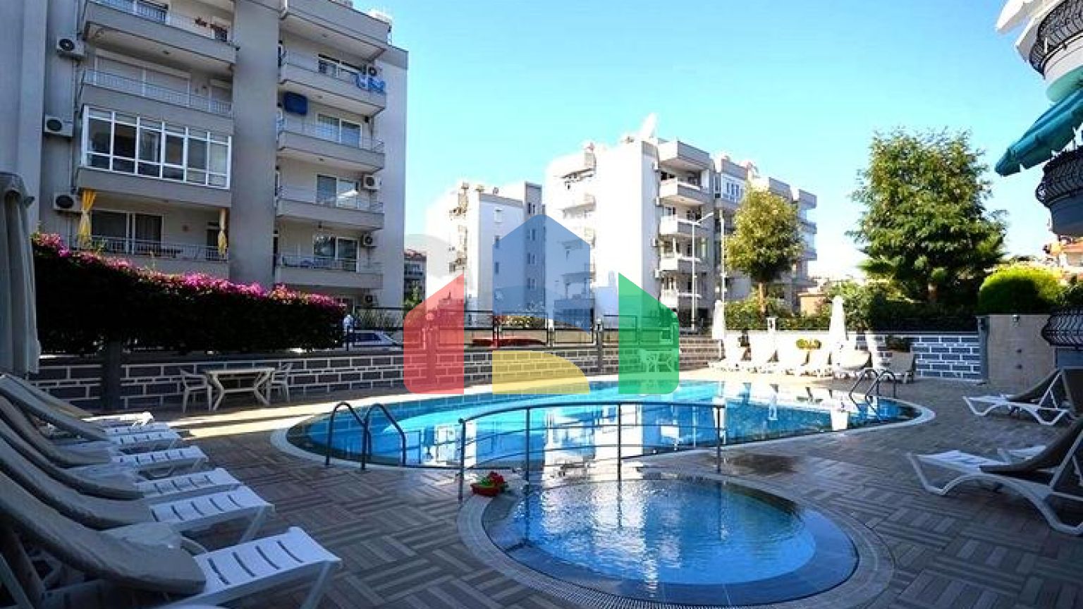 Светлая меблированная квартира 2+1 в развитом районе